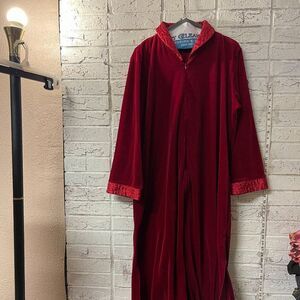 Jones New York Vintage Red Velvet Robe | Quilted Collar & Cuffs | XL